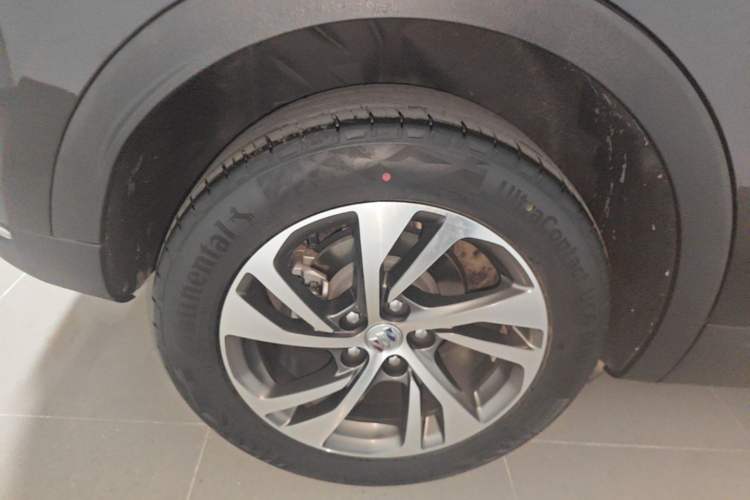 Used Buick Envision 2023 Encore S 552T Two-Wheel Drive Luxury Model Right Rear Wheel Hub