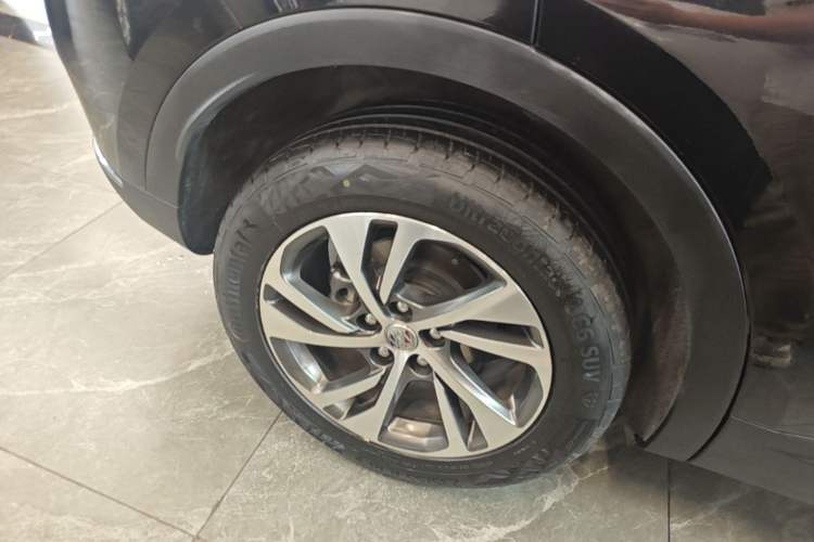 Used Buick Envision 2023 Encore S 552T Two-Wheel Drive Luxury Model Right Rear Wheel Hub