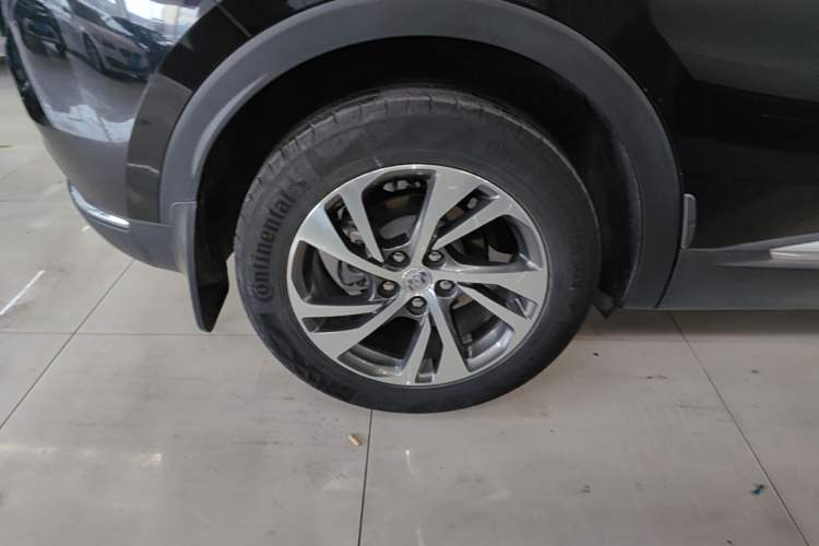 Used Buick Envision 2023 Encore S 552T Two-Wheel Drive Luxury Model Right Rear Wheel Hub