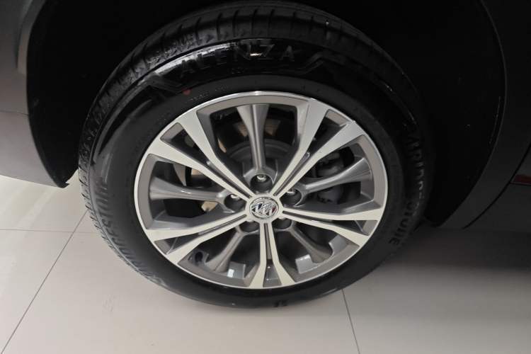 Used Buick Envision 2023 Encore Plus 652T Five-Seat Luxury Model Right Rear Wheel Hub