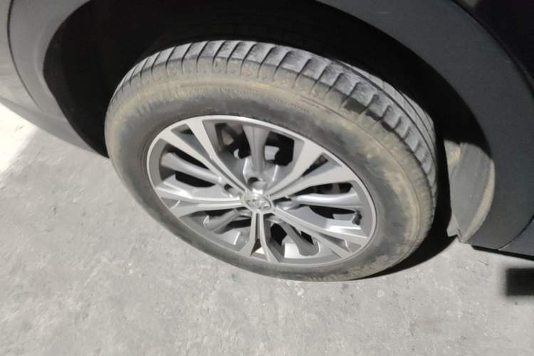 Used Buick Envision 2023 Encore Plus 652T Five-Seat Luxury Model Right Rear Wheel Hub