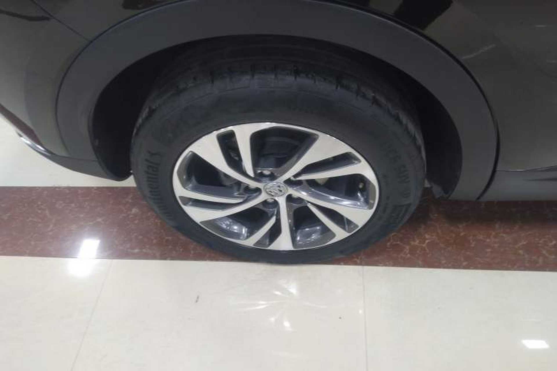 Used Buick Envision 2023 Encore S 552T Two-Wheel Drive Luxury Model Right Rear Wheel Hub