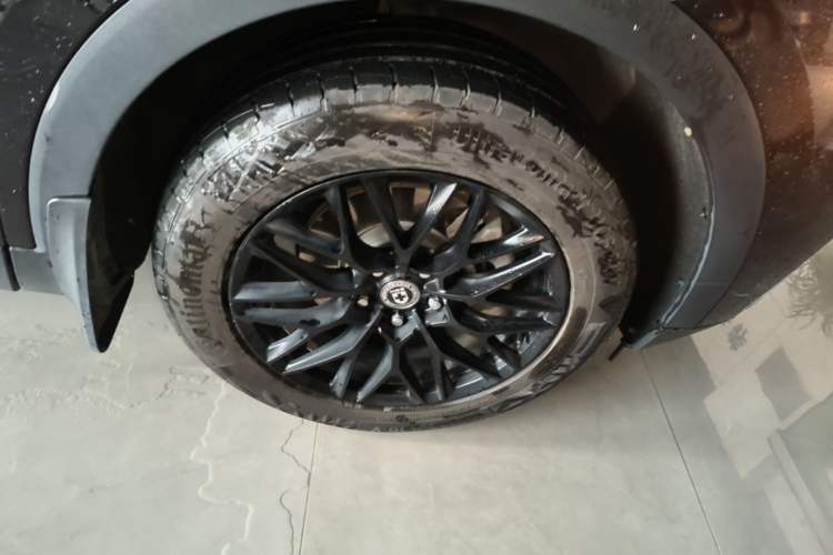 Used Buick Envision 2023 Encore S 652T Two-Wheel-Drive Luxury Model Right Rear Wheel Hub