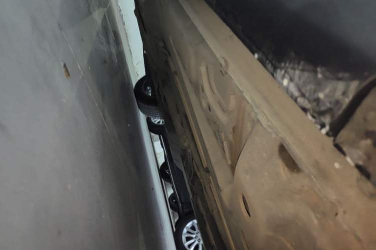 Used Buick Envision 2023 Encore Plus 652T Five-Seat All-Wheel-Drive Luxury Model Right Side Sill