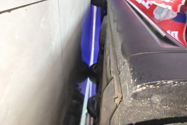 Used Buick Envision 2023 Encore Plus 652T Five-Seat Luxury Model Right Side Sill