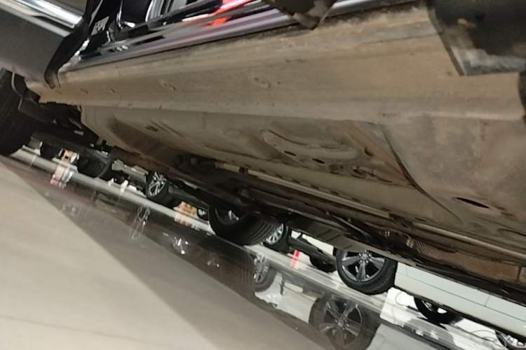 Used Buick Envision 2023 Encore Plus 652T Five-Seat Luxury Model Right Side Sill