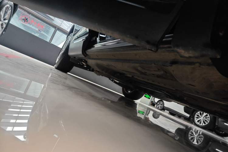 Used Buick Envision 2023 Encore Plus 652T Five-Seat Luxury Model Right Side Sill
