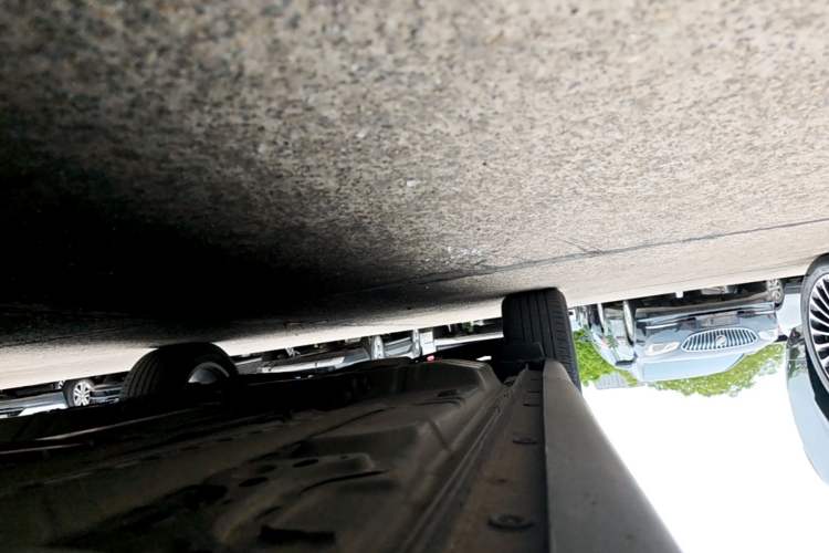 Used Buick Envision 2023 Encore Plus 652T Five-Seat Luxury Model Right Side Sill