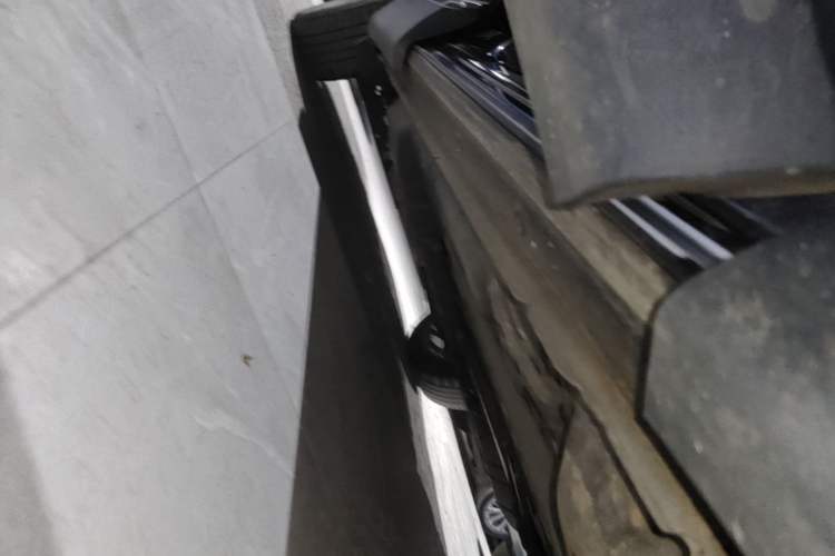 Used Buick Envision 2023 Encore Plus 652T Five-Seat Luxury Model Right Side Sill