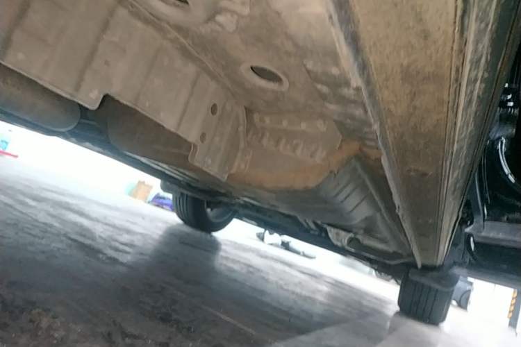 Used Buick Envision 2023 Encore Plus 652T Five-Seat Luxury Model Right Side Sill