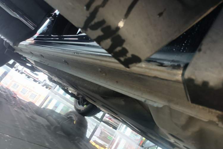 Used Buick Envision 2023 Encore S 652T Two-Wheel-Drive Luxury Model Right Side Sill