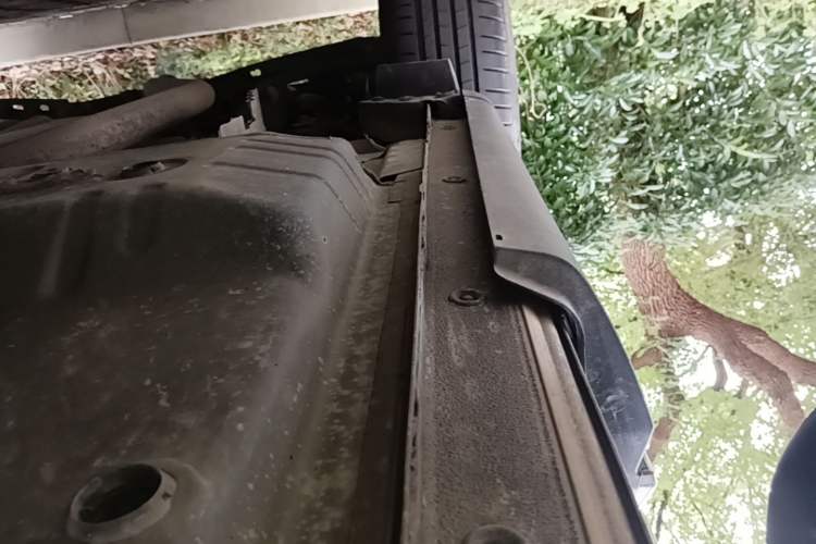 Used Buick Envision 2023 Encore Plus 652T Five-Seat Luxury Model Right Side Sill