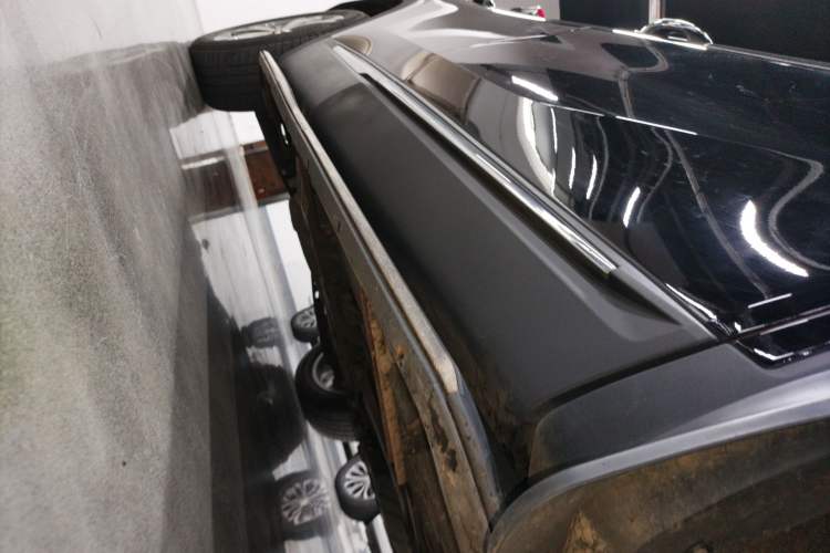 Used Buick Envision 2023 Encore Plus 652T Five-Seat Luxury Model Right Side Sill