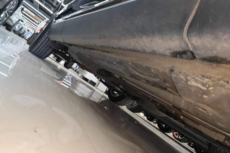Used Buick Envision 2023 Encore Plus 652T Five-Seat Luxury Model Right Side Sill