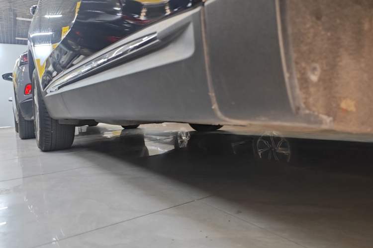 Used Buick Envision 2023 Encore Plus 652T Five-Seat Luxury Model Right Side Sill