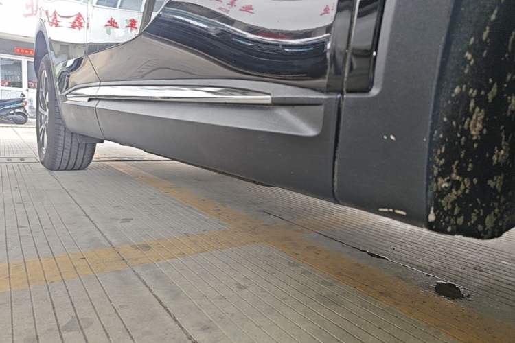 Used Buick Envision 2023 Encore S 552T Two-Wheel Drive Luxury Model Right Side Sill