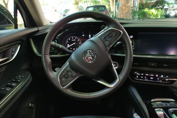 Used Buick Envision 2023 Encore Plus 652T Five-Seat Luxury Model Steering Wheel