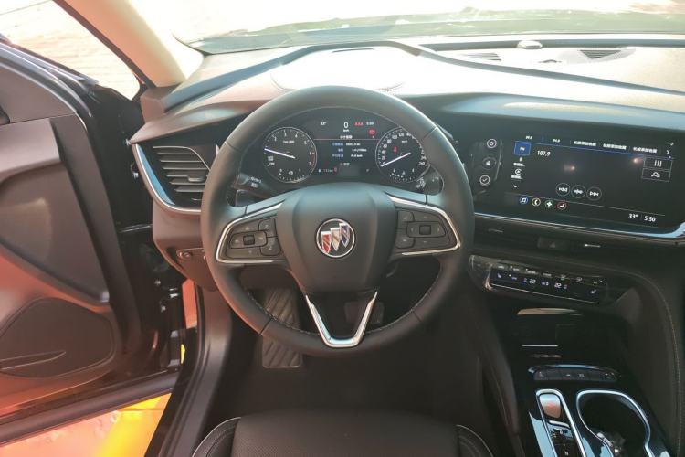 Used Buick Envision 2023 Encore Plus 652T Five-Seat Luxury Model Steering Wheel