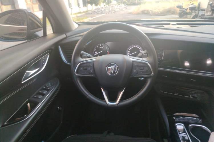 Used Buick Envision 2023 Encore Plus 652T Five-Seat Luxury Model Steering Wheel