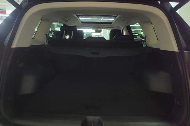 Used Buick Envision 2023 Encore Plus 652T Five-Seat All-Wheel-Drive Luxury Model Trunk
