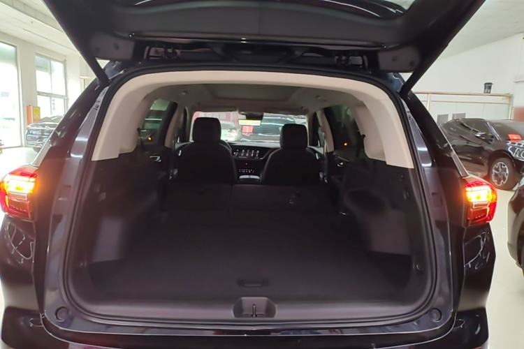 Used Buick Envision 2023 Encore Plus 652T Five-Seat Luxury Model Trunk
