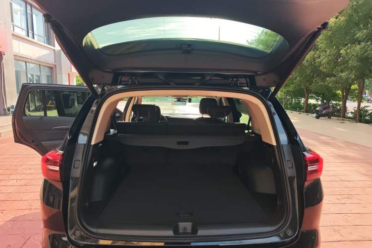 Used Buick Envision 2023 Encore Plus 652T Five-Seat Luxury Model Trunk