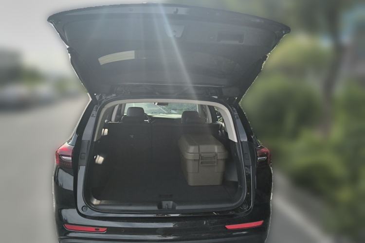 Used Buick Envision 2023 Encore Plus 652T Five-Seat Luxury Model Trunk
