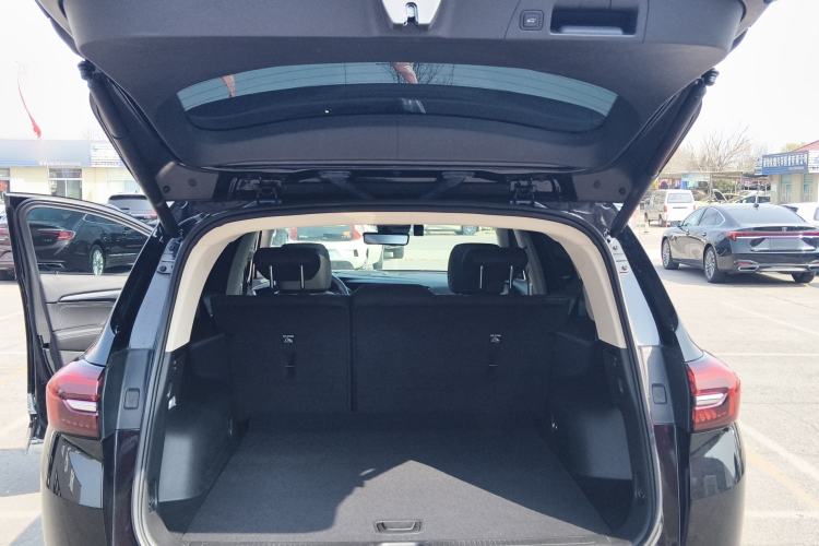 Used Buick Envision 2023 Encore Plus 652T Five-Seat Luxury Model Trunk