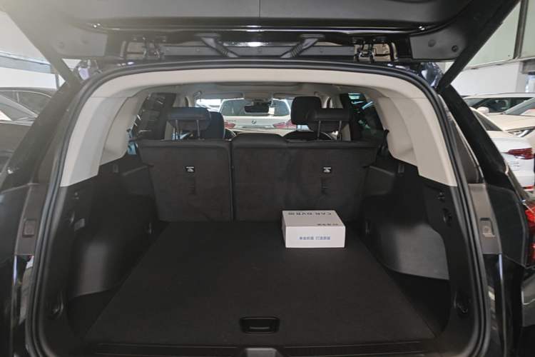 Used Buick Envision 2023 Encore Plus 652T Five-Seat Luxury Model Trunk