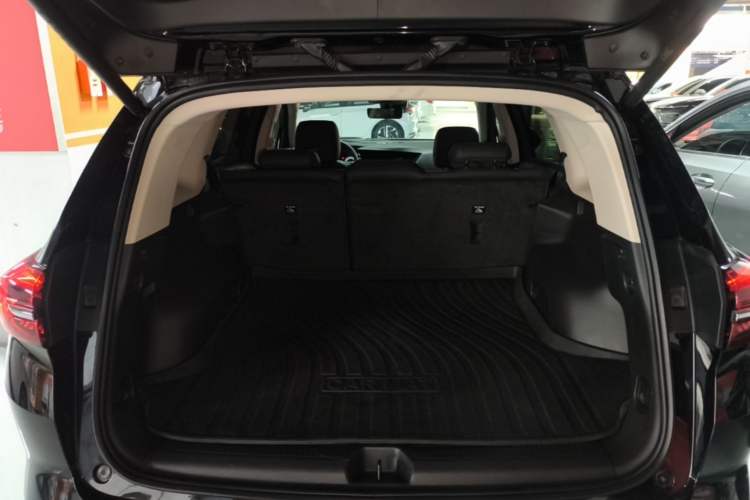 Used Buick Envision 2023 Encore Plus 652T Five-Seat All-Wheel-Drive Luxury Model Trunk