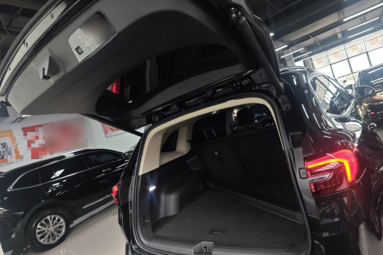 Used Buick Envision 2023 Encore Plus 652T Five-Seat Luxury Model Trunk