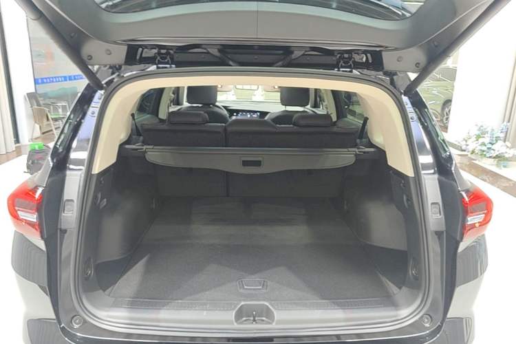 Used Buick Envision 2023 Encore Plus 652T Five-Seat Luxury Model Trunk
