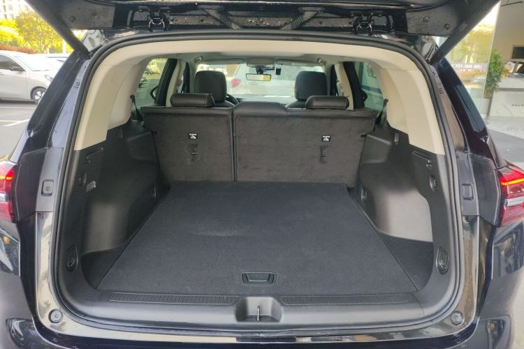 Used Buick Envision 2023 Encore Plus 652T Five-Seat Luxury Model Trunk