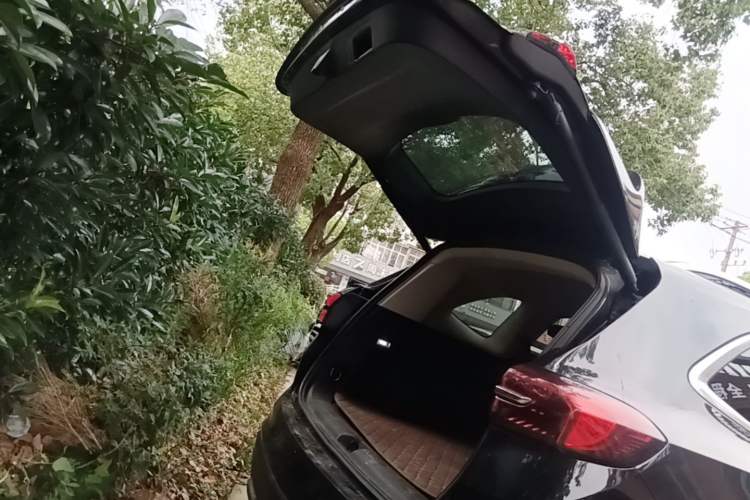 Used Buick Envision 2023 Encore Plus 652T Five-Seat Luxury Model Trunk