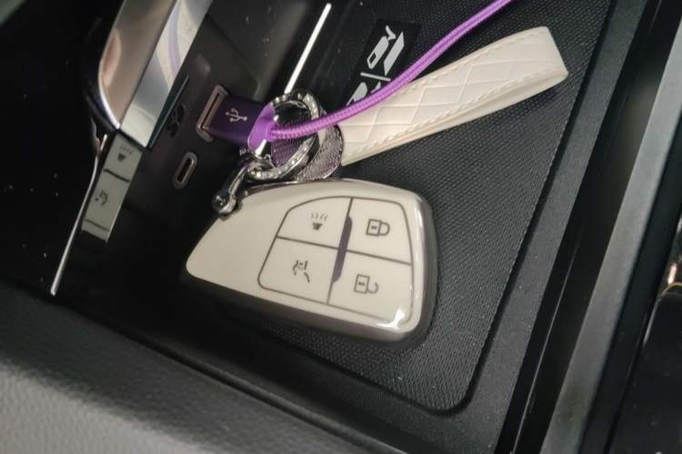 Used Buick Envision 2023 Encore S 552T Two-Wheel Drive Luxury Model Vehicle Key