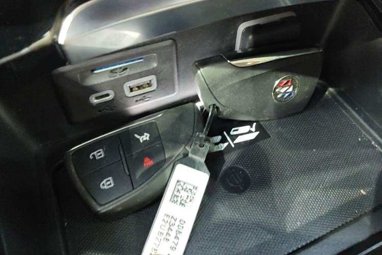 Used Buick Envision 2023 Encore Plus 652T Five-Seat All-Wheel-Drive Luxury Model Vehicle Key