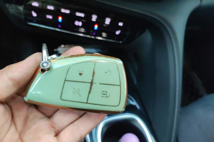 Used Buick Envision 2023 Encore S 552T Two-Wheel Drive Luxury Model Vehicle Key