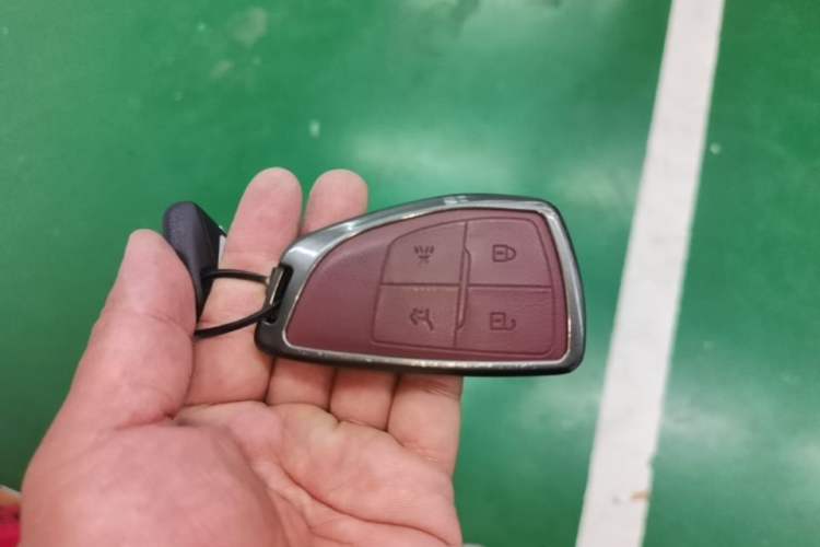 Used Buick Envision 2023 Encore S 652T Two-Wheel-Drive Luxury Model Vehicle Key