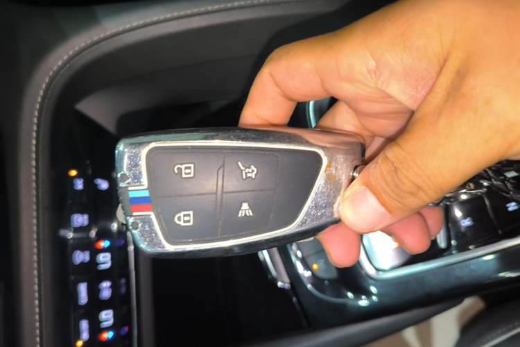 Used Buick Envision 2023 Encore S 552T Two-Wheel Drive Luxury Model Vehicle Key