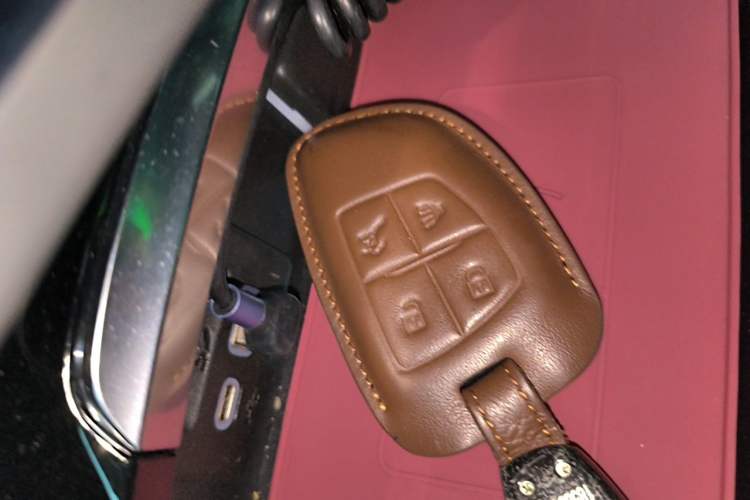Used Buick Envision 2023 Encore S GS Four-Wheel Drive Sport Model Vehicle Key