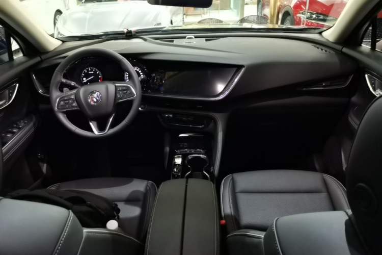 Used Buick Envision 2023 Encore Plus 652T Five-Seat Luxury Model Center Console