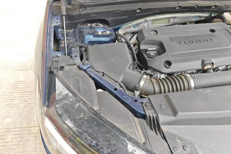 Used Buick Envision 2023 Encore Plus 652T Five-Seat Luxury Model Engine Bay Right