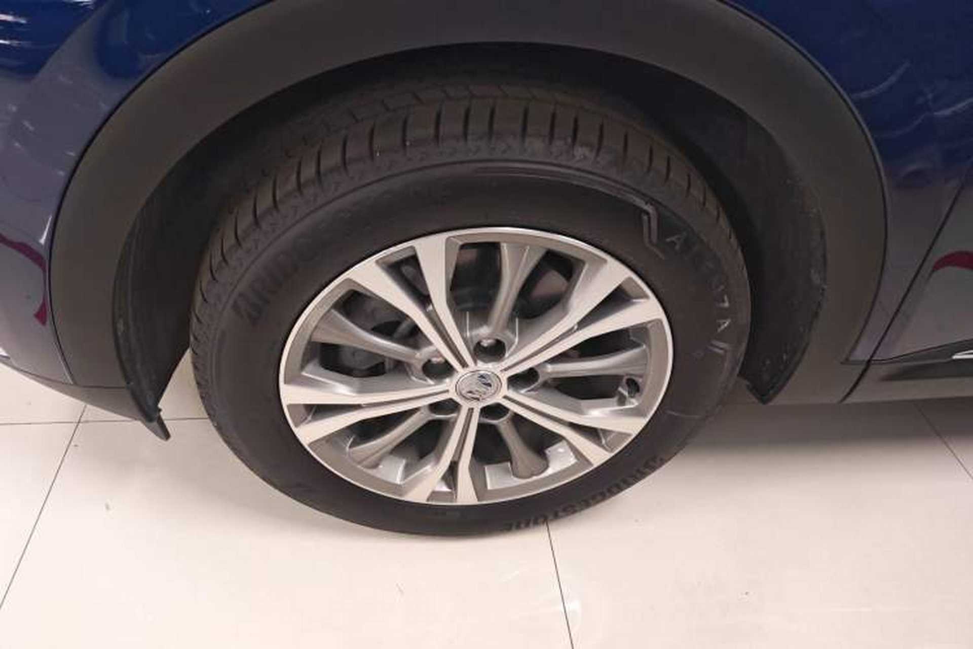 Used Buick Envision 2023 Encore Plus 652T Five-Seat Luxury Model Exterior 7