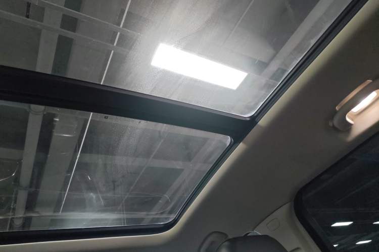 Used Buick Envision 2023 Encore Plus 652T Five-Seat Luxury Model Headliner