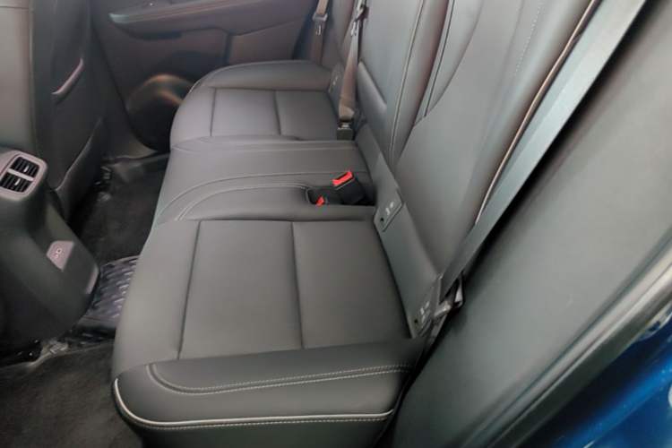 Used Buick Envision 2023 Encore Plus 652T Five-Seat Luxury Model Left Rear Seat