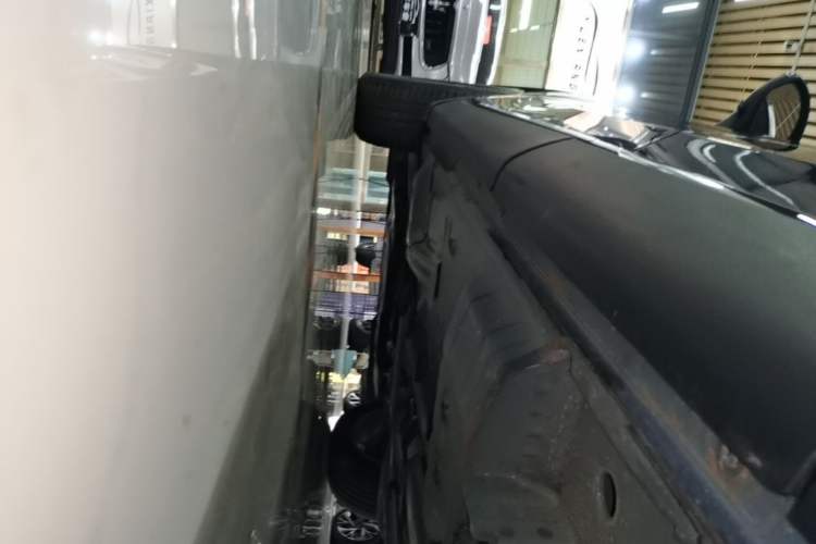 Used Buick Envision 2023 Encore Plus 652T Five-Seat Luxury Model Left Side Sill