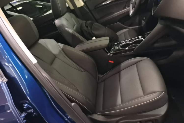 Used Buick Envision 2023 Encore Plus 652T Five-Seat Luxury Model Right Front Seat