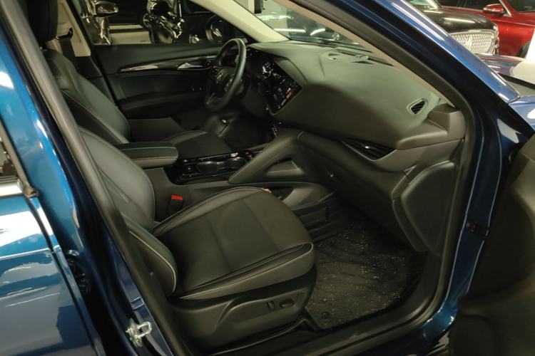 Used Buick Envision 2023 Encore Plus 652T Five-Seat Luxury Model Right Front Seat