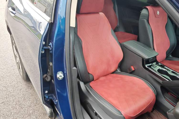 Used Buick Envision 2023 Encore S 652T Two-Wheel-Drive Luxury Model Right Front Seat