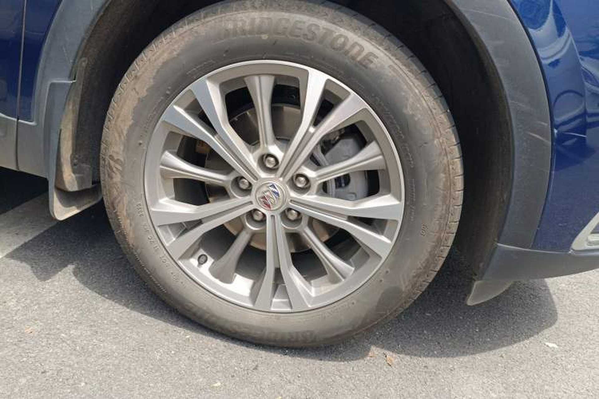 Used Buick Envision 2023 Encore Plus 652T Five-Seat Luxury Model Right Front Wheel Hub